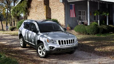 Silver Jeep Gravel Driveway Beside Abstract Wallpaper 4K 1920x1080 A, Silver, Jeep, Parked, On, Gravel, Driveway, Beside, Stone, House, Adorned, American, Gray, Ultrawide, Full HD