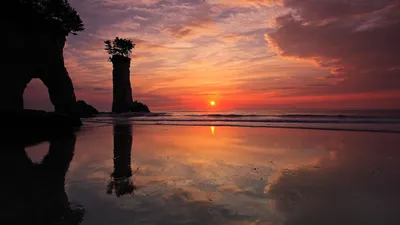 Serene Beach Dusk Vibrant Nature Wallpaper 4K 3500x1969 A, Serene, Beach, At, Dusk, Featuring, Vibrant, Sunset, Reflected, Calm, Waters, Silhouettes, Brown, Gray, Ultrawide, QHD