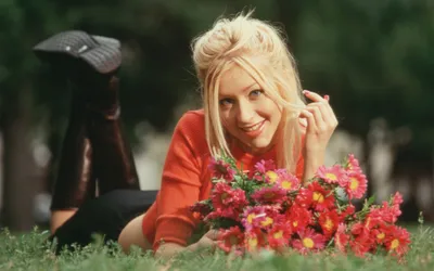 Vibrant Christina Aguilera Smiling Surrounded Abstract Wallpaper 4K 1920x1200 A, Vibrant, Hd, Wallpaper, Featuring, Christina, Aguilera, Smiling, Surrounded, Colorful, Flowers, Embodies, Gray, Ultrawide, Full HD