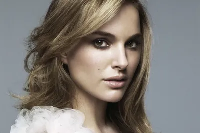 Celebrity Natalie Portman Abstract Wallpaper 4K 5751x3812 An, Hd, Desktop, Wallpaper, And, Background, Image, Featuring, Celebrity, Natalie, Portman, Soft, Gray, Ultrawide, 4k