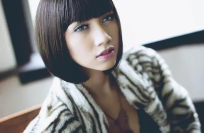 Female Model Short Bob Haircut Abstract Wallpaper 4K 2048x1340 Hd, Pc, Desktop, Wallpaper, Of, A, Female, Model, Short, Bob, Haircut, Wearing, White, Ultrawide, Full HD
