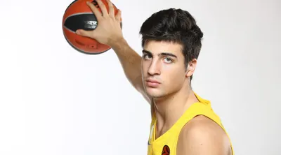 Basketball Player Yellow Abstract Wallpaper 4K 2100x1167 Hd, Pc, Desktop, Wallpaper, Of, A, Basketball, Player, Yellow, Jersey, Holding, Ball, White, Ultrawide, Full HD