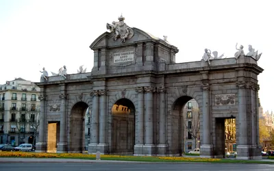 Man Puerta Alcal Madrid Frontal Abstract Wallpaper 4K 1920x1200 Man-made, Puerta, De, Alcalá, In, Madrid, Frontal, View, Warm, Evening, Light, White, Ultrawide, Full HD