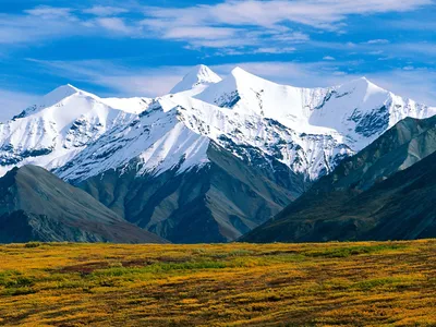 Serene Majestic Wallpaper Nature Wallpaper 4K 1600x1200 Hd, Pc, Desktop, Wallpaper, Featuring, A, Majestic, Snow-covered, Mountain, Range, Under, Vibrant, White, Green, Red, Landscape