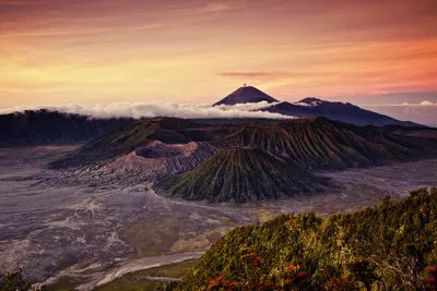 Misty Vibrant Wallpaper Nature Wallpaper 4K 1920x1280 Hd, Pc, Desktop, Wallpaper, Featuring, A, Vibrant, Nature, Landscape, Layered, Volcanic, Mountains, White, Full HD