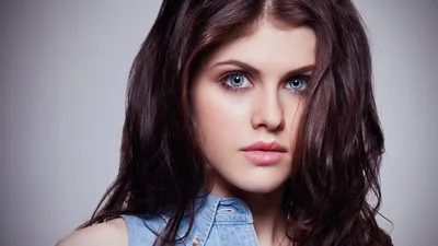 Misty Celebrity Wallpaper Black/Dark Wallpaper 4K 1920x1080 Hd, Desktop, Wallpaper, Featuring, Celebrity, Alexandra, Daddario, Showcasing, Her, Striking, Blue, Eyes, Gray, Ultrawide, Full HD