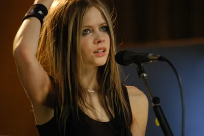 Avril Lavigne Performs Passionately Abstract Wallpaper 4K 3008x2000 Avril, Lavigne, Performs, Passionately, At, A, Microphone, Capturing, Essence, Music, Vibrant, Serves, Gray, Ultrawide, QHD