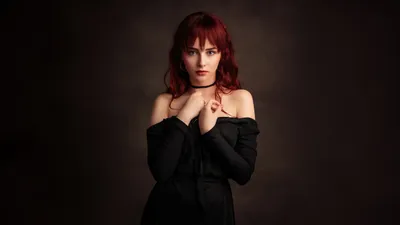 Portrait Red Haired Black/Dark Wallpaper 4K 5120x2880 Portrait, Of, A, Red-haired, Woman, Model, In, Black, Off-shoulder, Outfit, Against, Dark, Gray, Purple, Ultrawide, 4k