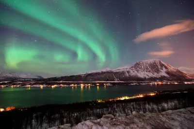 Mesmerizing Aurora Borealis Nature Wallpaper 4K 2952x1968 A, Stunning, Hd, Wallpaper, Showcasing, The, Mesmerizing, Aurora, Borealis, Shimmering, Over, Tranquil, Brown, Landscape, QHD