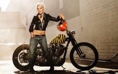 Pink Singer Posing Cars Wallpaper 4K 1680x1050 Hd, Pc, Desktop, Wallpaper, Featuring, Pink, The, Singer, Posing, Confidently, Beside, Custom, Gray, Ultrawide