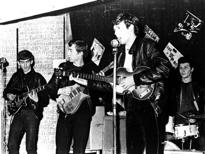 Black White Beatles Performing Live Black/Dark Wallpaper 4K 1600x1200 Black, And, White, Hd, Wallpaper, Featuring, The, Beatles, Performing, Live, Showcasing, Their, Landscape