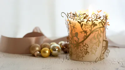 Glowing Candle Patterns Surrounded Gold Abstract Wallpaper 4K 2560x1440 Hd, Desktop, Wallpaper, Featuring, A, Glowing, Candle, With, Intricate, Patterns, Surrounded, Gold, White, Ultrawide, QHD