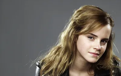 Bright Celebrity Wallpaper Abstract Wallpaper 4K 1680x1050 Hd, Wallpaper, Of, Celebrity, Emma, Watson, With, A, Subtle, Smile, Against, Plain, White, Gray, Ultrawide