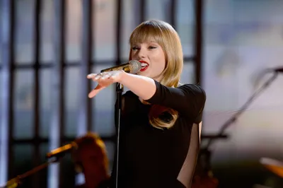 Bold Taylor Wallpaper Abstract Wallpaper 4K 3696x2456 Hd, Pc, Desktop, Wallpaper, Featuring, Taylor, Swift, Performing, Live, Stage, Holding, Microphone, Gray, Ultrawide, QHD