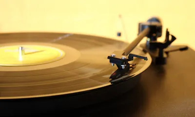 Old Fashioned Record Player Steenjepsen Abstract Wallpaper 4K 3276x1966 White, Ultrawide, QHD