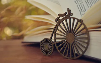 Close Small Man Vintage Bicycle Abstract Wallpaper 4K 2560x1600 A, Close-up, Hd, Desktop, Wallpaper, Featuring, Small, Man-made, Vintage, Bicycle, Sculpture, Front, Gray, Ultrawide, QHD