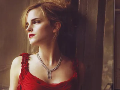 Definition Celebrity Emma Watson Elegantly Abstract Wallpaper 4K 1600x1200 A, High-definition, Desktop, Wallpaper, Featuring, Celebrity, Emma, Watson, Elegantly, Dressed, Red, Gown, White, Brown, Gray, Landscape
