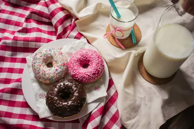 Yummy Donuts Milk Abstract Wallpaper 4K 2208x1471 Full HD, Ultrawide