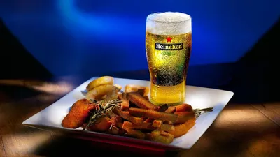 Vibrant Pint Heineken Beer Black/Dark Wallpaper 4K 2558x1438 Beer, Full HD, Ultrawide