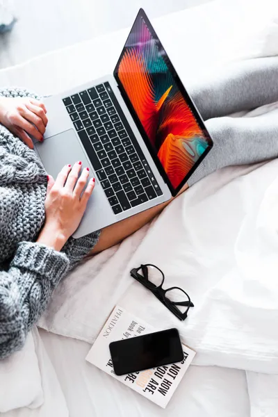 Woman Using Her Abstract Wallpaper 4K 2208x3313 Full HD, Portrait