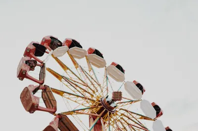 Vintage Fair Ride Abstract Wallpaper 4K 2208x1471 Fair, Full HD, Ultrawide