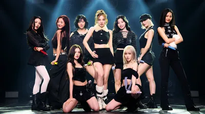 Serene Pop Wallpaper Black/Dark Wallpaper 4K 5502x3070 K-pop, Ultrawide, 4k