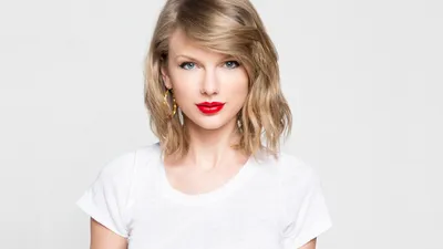 Sleek Taylor Wallpaper Wallpaper 4K, Minimal category