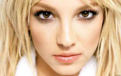 Bold Close Wallpaper Abstract Wallpaper 4K 1920x1200 Close-up, Of, Britney, Spears, Showcasing, Her, Striking, Features, Captivating, Gaze, High-definition, Captures, White, Ultrawide, Full HD