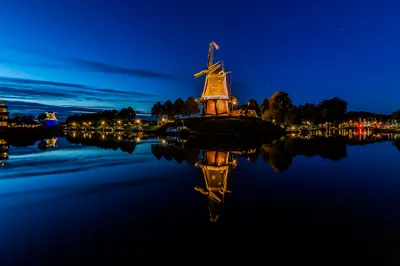 Epic Reflection Wallpaper Black/Dark Wallpaper 4K 2048x1365 Reflection, Building, Night, Man, Made, Windmill, Hd, Desktop, Brown, Ultrawide, Full HD