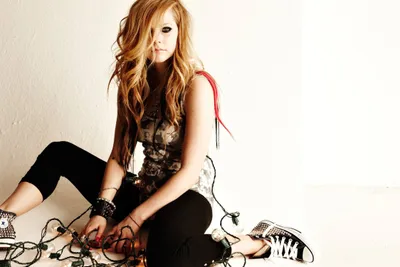 Bold Avril Wallpaper Abstract Wallpaper 4K 2250x1500 Hd, Desktop, Wallpaper, And, Background, Featuring, Avril, Lavigne, Sitting, Floor, Casually, Holding, White, Landscape, Full HD