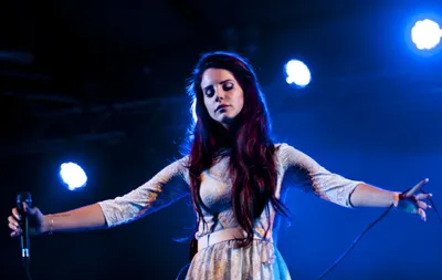 Lana Del Rey Performing Abstract Wallpaper 4K 2040x1294 Hd, Desktop, Wallpaper, Featuring, Lana, Del, Rey, Performing, Stage, Microphone, Set, Against, Red, Ultrawide, Full HD