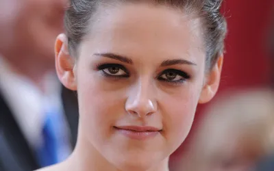 Close Kristen Stewart Her Intense Abstract Wallpaper 4K 1920x1200 A, Close-up, Of, Kristen, Stewart, Featuring, Her, Intense, Gaze, Elegant, Hairstyle, Serves, Gray, Ultrawide, Full HD