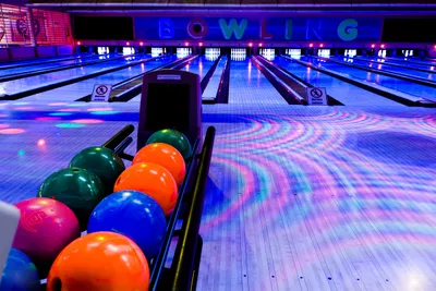 Vibrant Bowling Alley Colorful Abstract Wallpaper 4K 4668x3112 4K, Ultra, Hd, Pc, Desktop, Wallpaper:, Of, A, Vibrant, Bowling, Alley, Colorful, Gray, Pink, Red, Landscape