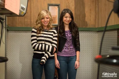 Miranda Cosgrove Another Abstract Wallpaper 4K 3600x2403 Miranda, Cosgrove, And, Another, Cast, Member, From, The, Show, Icarly, 2007, Standing, Gray, Landscape, QHD