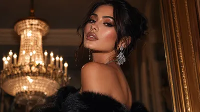 Glam Woman Evening Gown Abstract Wallpaper 4K 3840x2160 Glam, Woman, In, Evening, Gown, And, Fur, Jeweled, Earrings, Looking, Over, Her, Orange, Brown, Ultrawide, 4K