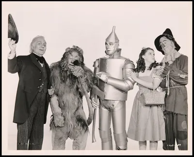 Sleek Black Wallpaper Animals Wallpaper 4K 1500x1216 Hd, Pc, Desktop, Wallpaper, Black-and-white, Still, From, The, Wizard, 1939, Showing, Dorothy, White, Square