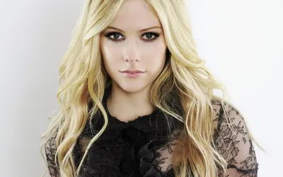 Close Portrait Singer Avril Lavigne Black/Dark Wallpaper 4K 1680x1050 Hd, Pc, Desktop, Wallpaper, Featuring, A, Close-up, Portrait, Singer, Avril, Lavigne, Blonde, White, Ultrawide