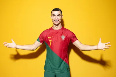 Cristiano Ronaldo Fifa Nature Wallpaper 4K 4096x2730 Yellow, Purple