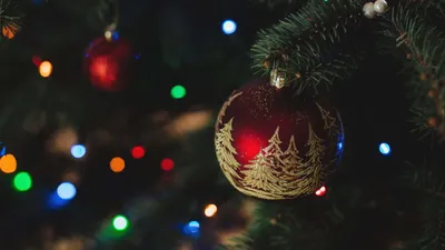 Christmas Ornament Com Abstract Wallpaper 4K 2560x1440 Gray, Brown