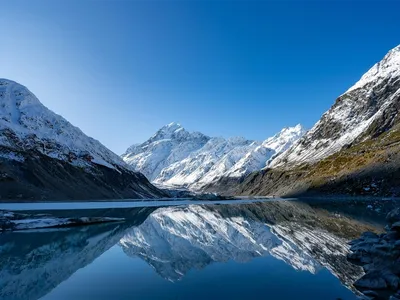 Reflection Blue Sky Nature Wallpaper 4K 1024x768 Red