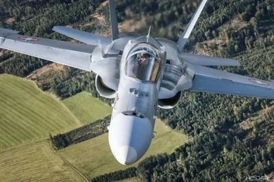 Serene Front Wallpaper Abstract Wallpaper 4K 2048x1365 Front-on, Aerial, View, Of, A, Mcdonnell, Douglas, F/a-18, A-18, Hornet, Jet, Fighter, Gray, Ultrawide, Full HD