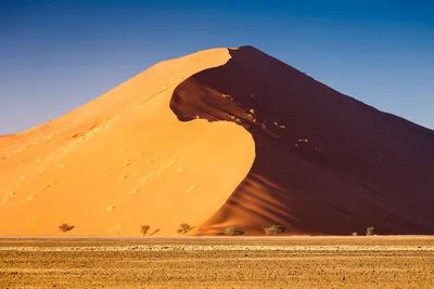 Bold Towering Wallpaper Nature Wallpaper 4K 1920x1280 A, Stunning, Hd, Desktop, Wallpaper, Featuring, Towering, Barren, Sand, Dune, Against, Clear, Orange, Purple, Landscape, Full HD