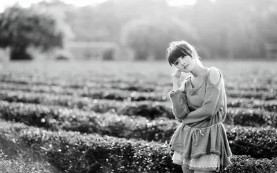 Black White Woman Black/Dark Wallpaper 4K 1920x1200 Black, And, White, Image, Of, A, Woman, In, Thoughtful, Mood, Standing, Field, Gray, Ultrawide, Full HD