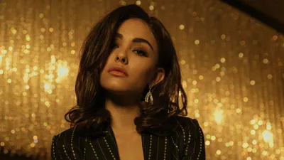 Madison Beer Music Abstract Wallpaper 4K 3840x2160